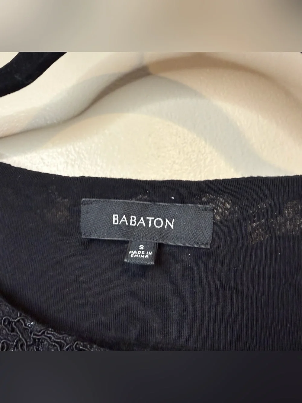 Aritzia reposhing this